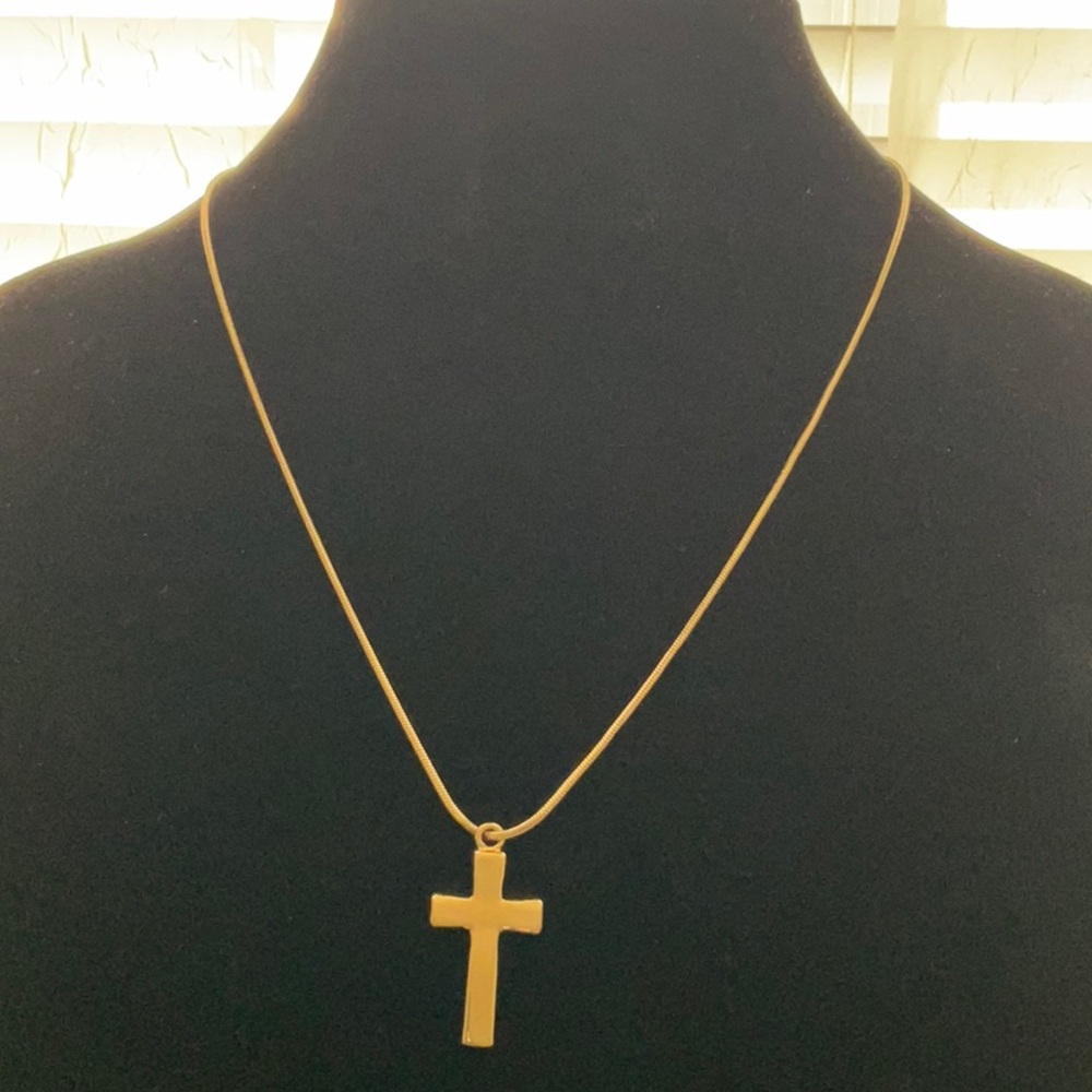 🌺$5.00 must bundle 🌺Goldtone Cross